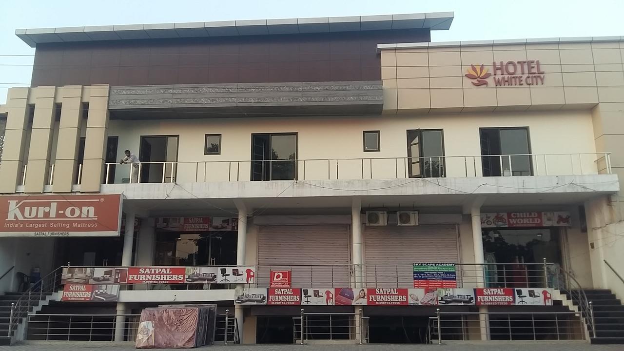 Oyo 30415 Hotel White City Anandpur  Экстерьер фото