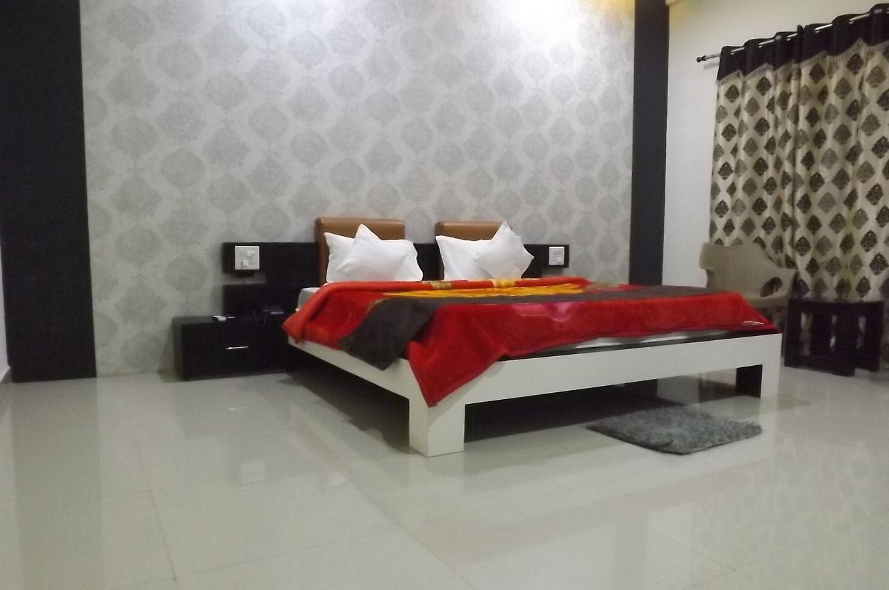 Oyo 30415 Hotel White City Anandpur  Экстерьер фото