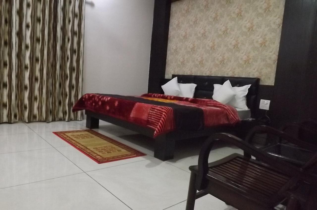 Oyo 30415 Hotel White City Anandpur  Экстерьер фото